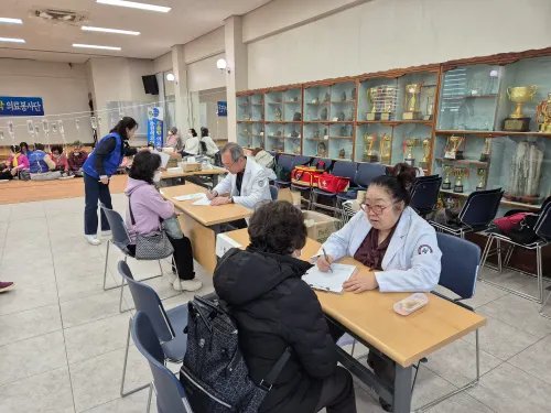 순천의료원, 화순 사평면 150여 명에 무료 진료 '따뜻 나눔'