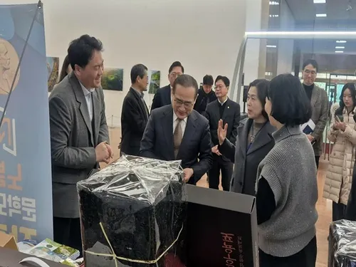 장흥군, 정부서울청사서 지역 특산품 판매 및 고향사랑기부 홍보