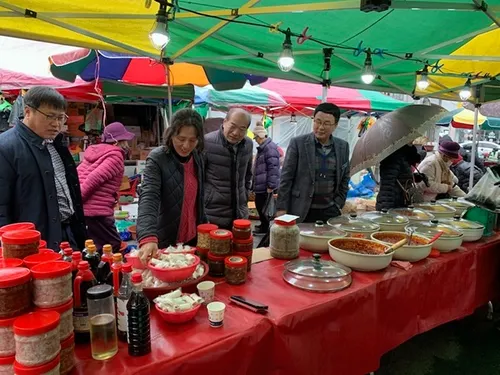 대덕읍, 설 명절 앞두고 전통시장 '장보기'로 지역경제 활성화