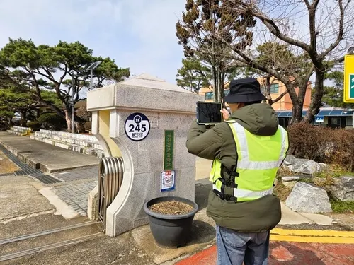 “집 주소 잘 보여요” 장성군, 전역 민가 대상 건물번호판 대수선
