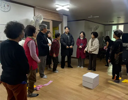 '노래하는 천사' 박송미, 설 명절 앞두고 원산동에 떡국떡 36kg 기탁
