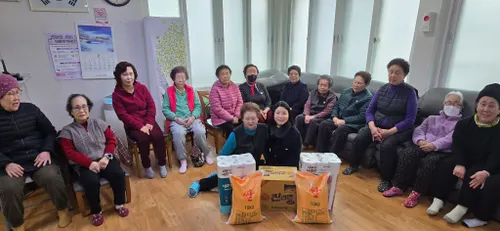 하당동, 경로당 찾아가는 따뜻한 '설' 위문품 전달