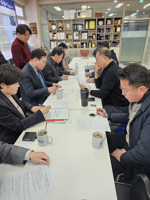 김산 무안군수, 김원이 의원 면담…RE100 국가산단 반도체 유치 촉구